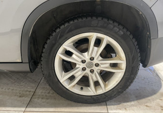 Подержанный автомобиль Brilliance V5 2014 года (11 фото)