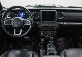 Подержанный автомобиль Jeep Wrangler 2019 года (11 фото)