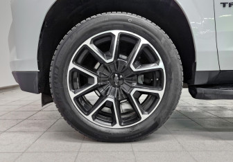 Подержанный автомобиль Chevrolet Tahoe 2021 года (18 фото)
