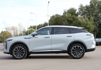 Подержанный автомобиль Exeed RX 2023 года (8 фото)