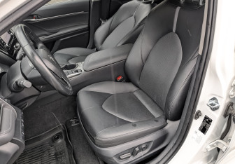 Подержанный автомобиль Toyota Camry Sedan 2021 года (20 фото)