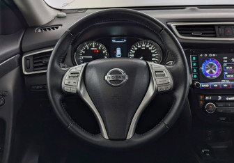 Подержанный автомобиль Nissan X-Trail 2016 года (21 фото)