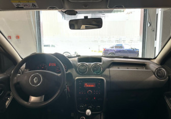 Подержанный автомобиль Renault Duster 2013 года (15 фото)