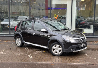 Подержанный автомобиль Renault Sandero 2013 года (3 фото)