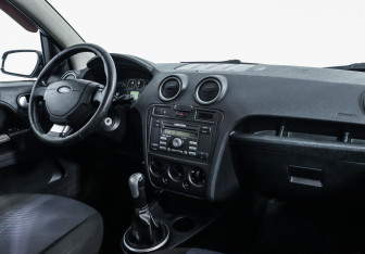 Подержанный автомобиль Ford Fusion 2007 года (8 фото)