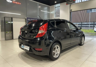 Подержанный автомобиль Hyundai Solaris Sedan 2012 года (4 фото)