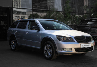 Подержанный автомобиль Skoda Octavia Wagon 2009 года (3 фото)