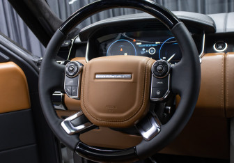 Подержанный автомобиль Land Rover Range Rover 2013 года (17 фото)