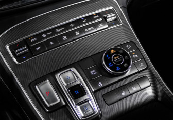 Подержанный автомобиль Hyundai Santa Fe 2022 года (22 фото)