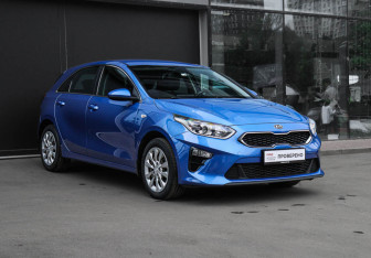 Подержанный автомобиль Kia Ceed Hatchback 2018 года (3 фото)