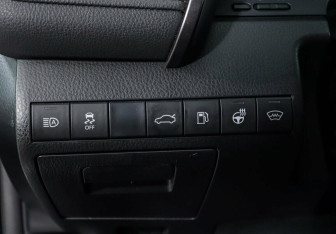 Подержанный автомобиль Toyota Camry Sedan 2018 года (17 фото)