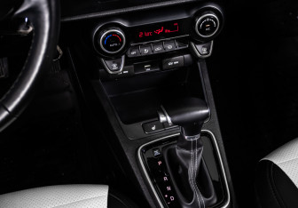 Подержанный автомобиль Kia Rio Hatchback 2021 года (15 фото)