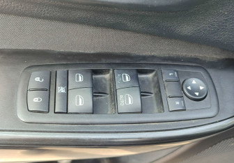 Подержанный автомобиль Jeep Cherokee 2014 года (15 фото)