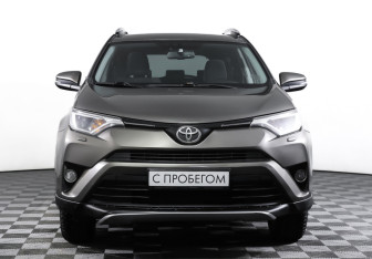 Подержанный автомобиль Toyota RAV4 2017 года (2 фото)