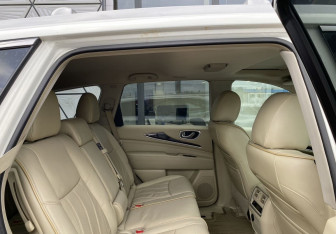 Подержанный автомобиль Infiniti JX 2013 года (28 фото)