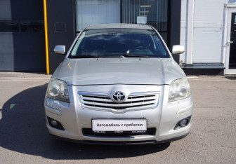 Подержанный автомобиль Toyota Avensis Liftback 2007 года (2 фото)
