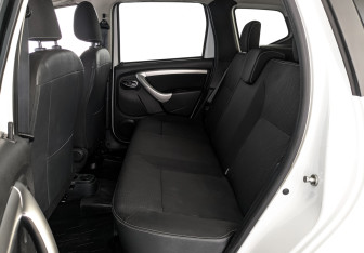 Подержанный автомобиль Nissan Terrano 2020 года (18 фото)