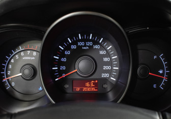 Подержанный автомобиль Kia Rio Sedan 2016 года (12 фото)