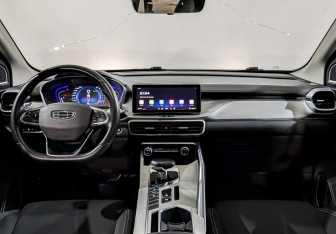 Подержанный автомобиль Geely Coolray 2022 года (13 фото)