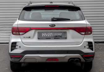 Подержанный автомобиль Kia Rio Hatchback 2021 года (6 фото)