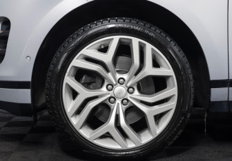 Подержанный автомобиль Land Rover Range Rover Evoque 2019 года (19 фото)