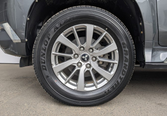 Подержанный автомобиль Mitsubishi Pajero Sport 2018 года (11 фото)