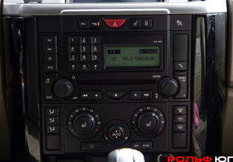 Подержанный автомобиль Land Rover Discovery 2008 года (16 фото)