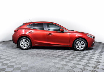 Подержанный автомобиль Mazda 3 Hatchback 2013 года (4 фото)