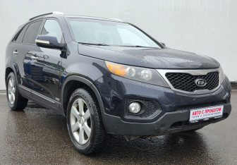 Подержанный автомобиль Kia Sorento 2009 года (3 фото)