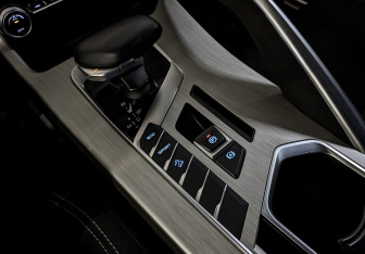 Подержанный автомобиль Geely Coolray 2023 года (28 фото)