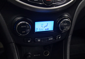 Подержанный автомобиль Hyundai Solaris Sedan 2011 года (18 фото)