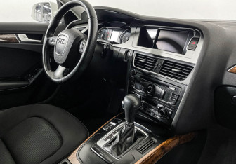 Подержанный автомобиль Audi A4 Sedan 2011 года (9 фото)