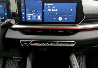 Подержанный автомобиль Geely Coolray 2024 года (24 фото)