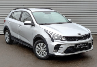 Подержанный автомобиль Kia Rio Hatchback 2021 года (3 фото)