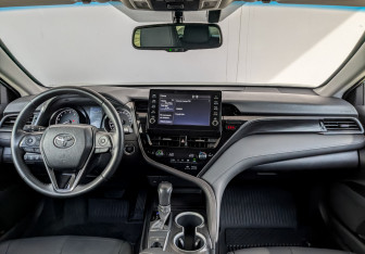 Подержанный автомобиль Toyota Camry Sedan 2021 года (14 фото)