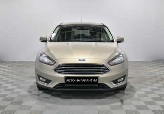 Подержанный автомобиль Ford Focus Hatchback 2017 года (2 фото)