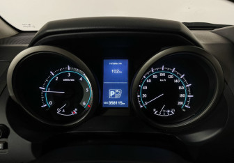 Подержанный автомобиль Toyota Land Cruiser Prado 2011 года (11 фото)