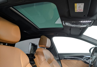 Подержанный автомобиль Audi A8 2023 года (23 фото)