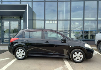 Подержанный автомобиль Nissan Tiida Hatchback 2007 года (4 фото)