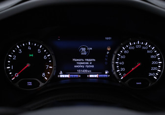 Подержанный автомобиль Jeep Renegade 2017 года (12 фото)