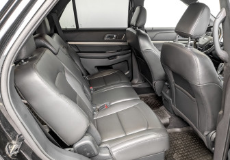 Подержанный автомобиль Ford Explorer 2018 года (13 фото)