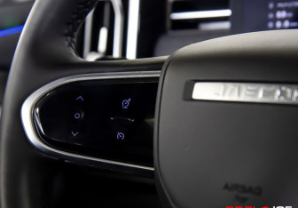 Подержанный автомобиль Jaecoo J7 2025 года (18 фото)