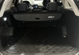 Подержанный автомобиль Geely Atlas 2024 года (18 фото)