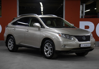 Подержанный автомобиль Lexus RX 2010 года (3 фото)