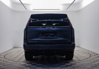 Подержанный автомобиль Cadillac Escalade Suv 2021 года (5 фото)