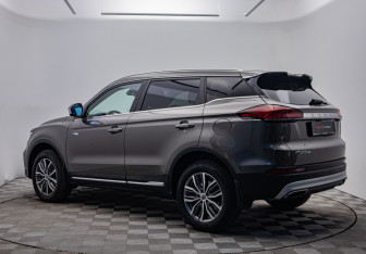 Подержанный автомобиль Geely Atlas Pro 2022 года (7 фото)