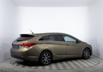 Подержанный автомобиль Hyundai i40 Wagon 2014 года (5 фото)