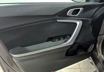 Подержанный автомобиль Kia Ceed Hatchback 2020 года (19 фото)