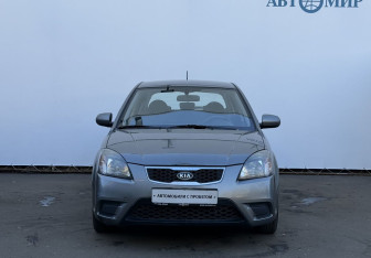 Подержанный автомобиль Kia Rio Hatchback 2011 года (2 фото)