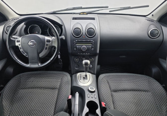 Подержанный автомобиль Nissan Qashqai 2009 года (11 фото)
